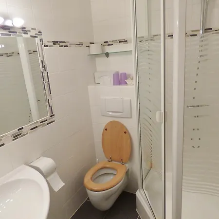 Blumchen Hotel Gaming